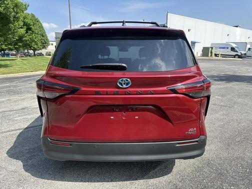 2022 Toyota Sienna XLE 7 Passenger