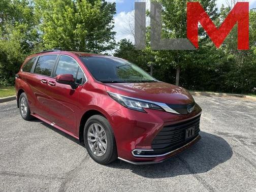 2022 Toyota Sienna XLE 7 Passenger