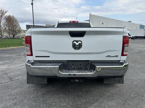 2023 RAM 3500 Big Horn Crew Cab 4x4 8' Box
