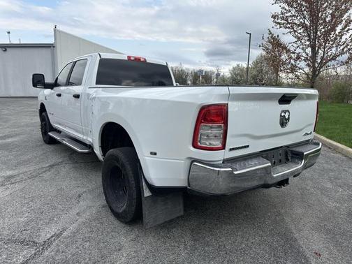 2023 RAM 3500 Big Horn Crew Cab 4x4 8' Box