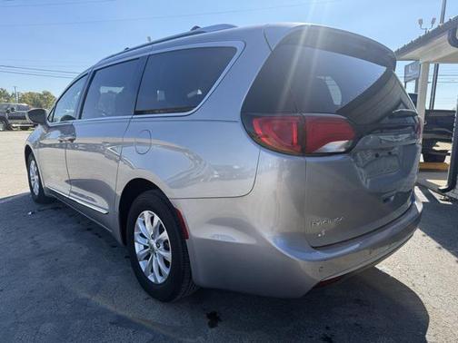 2018 Chrysler Pacifica Touring-L