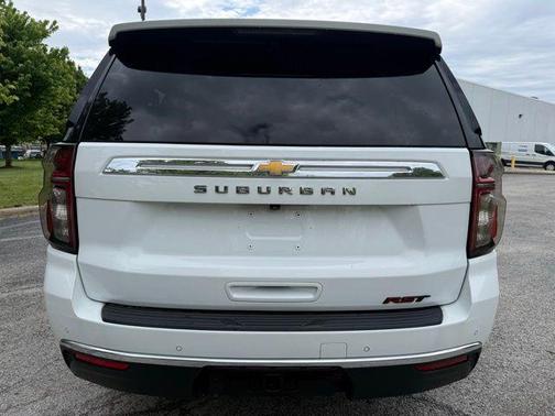 Summit White 2022 Chevrolet Suburban LT