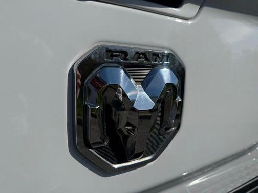 Bright White Clearcoat 2020 RAM 2500 Big Horn Crew Cab 4x4 6'4' Box