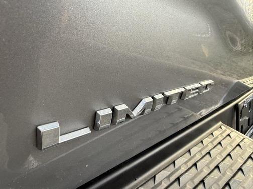 2019 RAM 3500 Limited Crew Cab 4x4 8' Box