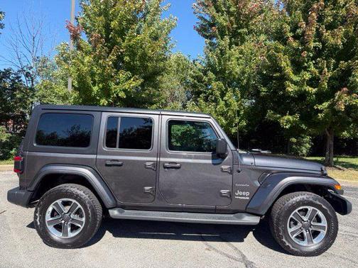 Granite Crystal Metallic Clearcoat 2018 Jeep Wrangler Unlimited Sahara