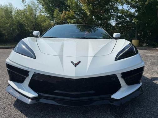 Arctic White 2025 Chevrolet Corvette Stingray w/2LT