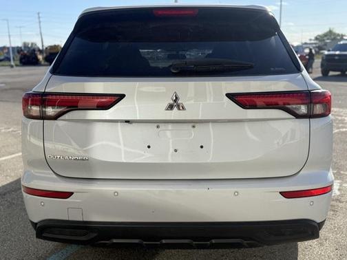2022 Mitsubishi Outlander ES 2.5 S-AWC