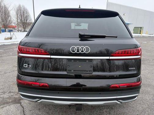 2023 Audi Q7 45 Premium Plus