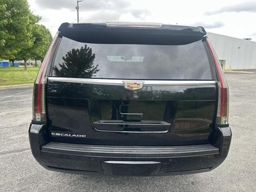 2015 Cadillac Escalade Luxury