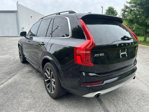 Onyx Black Metallic 2018 Volvo XC90 T5 Momentum