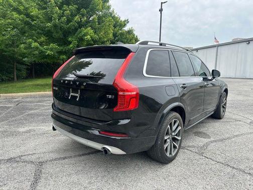 Onyx Black Metallic 2018 Volvo XC90 T5 Momentum
