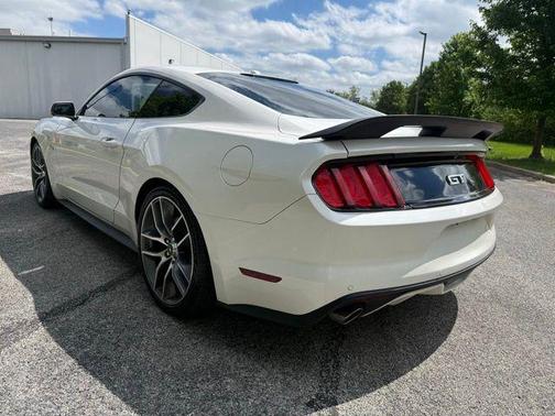 White Platinum Clearcoat Metallic 2017 Ford Mustang GT Premium