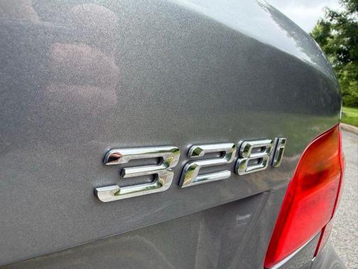 Space Gray Metallic 2011 BMW 328 i xDrive