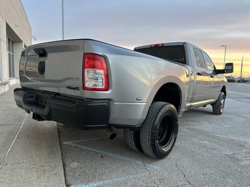 2023 RAM 3500 Tradesman Crew Cab 4x4 8' Box