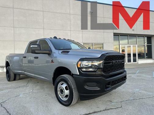 2023 RAM 3500 Tradesman Crew Cab 4x4 8' Box