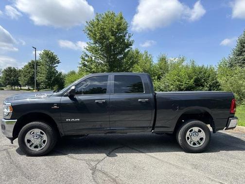 2020 RAM 2500 Tradesman Crew Cab 4X4 6'4' Box