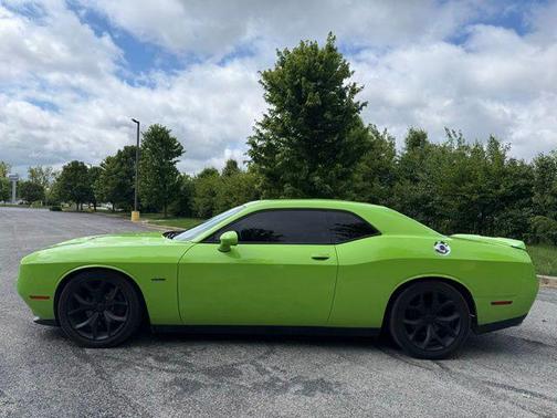 Sublime Pearl Coat 2015 Dodge Challenger SXT Plus