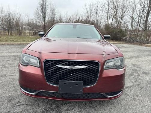 2018 Chrysler 300 Touring