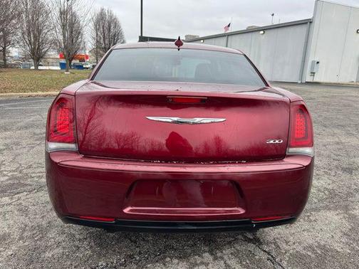 2018 Chrysler 300 Touring