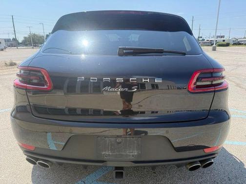 Jet Black Metallic 2018 Porsche Macan Macan