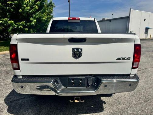 Bright White Clearcoat 2017 RAM 2500 SLT Crew Cab 4x4 6'4' Box