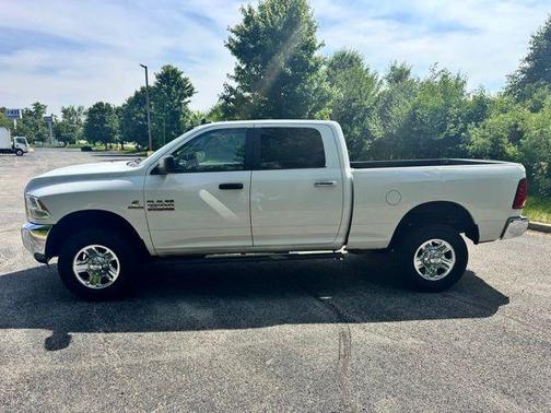 Bright White Clearcoat 2017 RAM 2500 SLT Crew Cab 4x4 6'4' Box