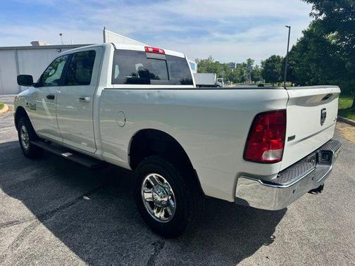 Bright White Clearcoat 2017 RAM 2500 SLT Crew Cab 4x4 6'4' Box