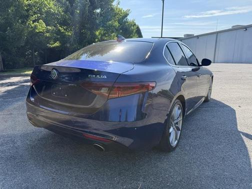 2017 Alfa Romeo Giulia Base