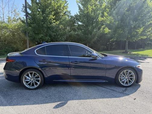 2017 Alfa Romeo Giulia Base