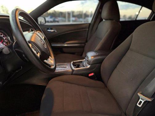 Pitch Black 2014 Dodge Charger SE