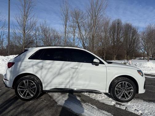 2023 Audi Q3 Premium 45 TFSI S line quattro Tiptronic
