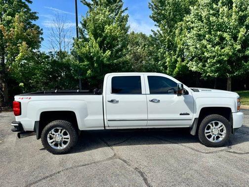 Summit White 2015 Chevrolet Silverado 2500 High Country