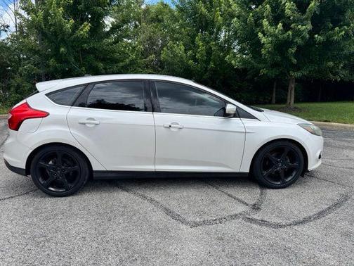 White Platinum Clearcoat Metallic 2012 Ford Focus Titanium