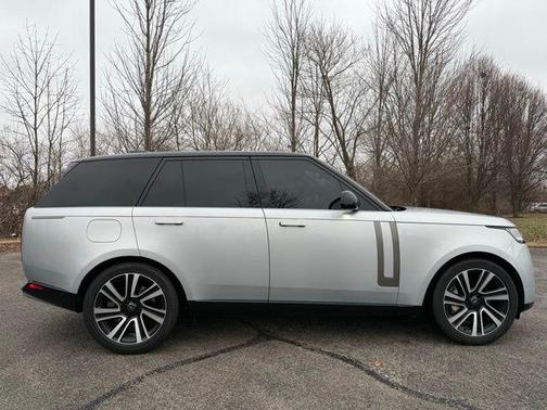 Silver 2023 Land Rover Range Rover P530 SE