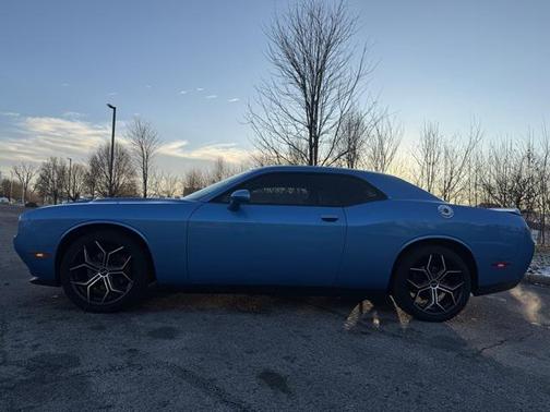 2015 Dodge Challenger SXT Plus