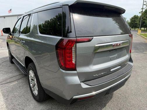 Sterling Metallic 2023 GMC Yukon SLT