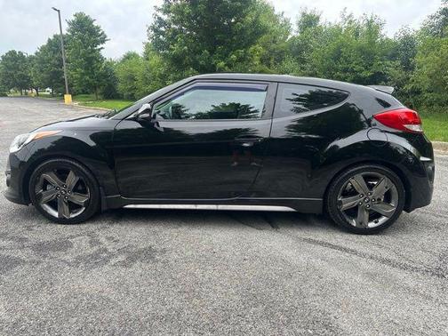 Ultra Black Pearl 2015 Hyundai Veloster Turbo