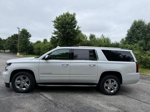 Iridescent Pearl Tricoat 2019 Chevrolet Suburban Premier