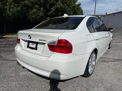 White 2006 BMW 325 325i