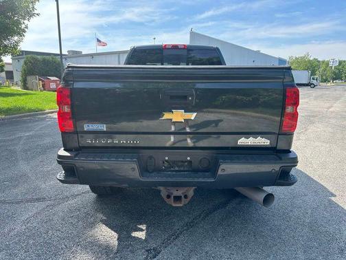 Graphite Metallic 2018 Chevrolet Silverado 2500 High Country