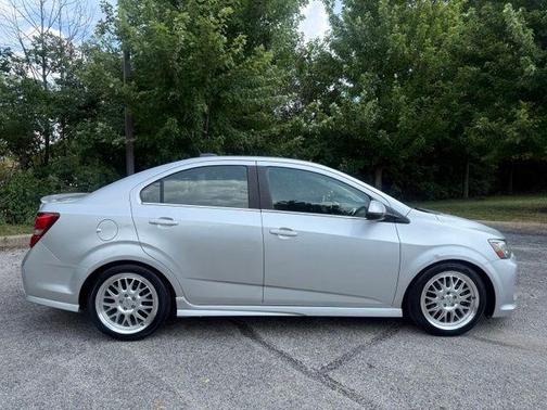 Silver Ice Metallic 2020 Chevrolet Sonic FWD Sedan LT