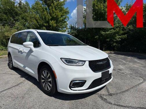 2022 Chrysler Pacifica Hybrid Touring L