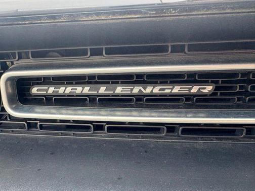 Pitch Black Clearcoat 2015 Dodge Challenger SXT