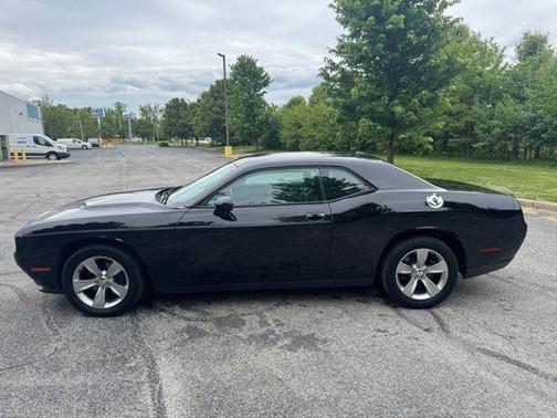 Pitch Black Clearcoat 2015 Dodge Challenger SXT