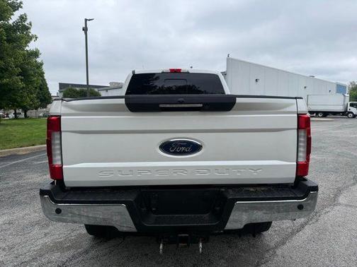 White Platinum Metallic Tri-Coat 2018 Ford F-350 Lariat