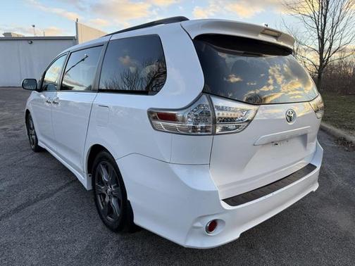2017 Toyota Sienna SE
