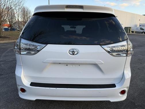 2017 Toyota Sienna SE