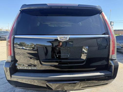 2016 Cadillac Escalade Luxury