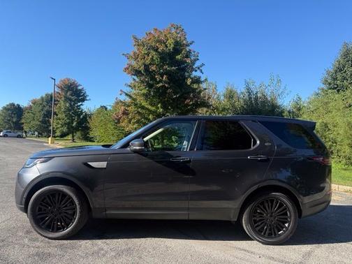 Gray 2018 Land Rover Discovery HSE LUXURY
