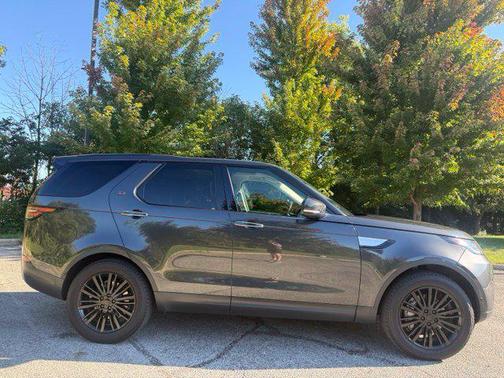 Gray 2018 Land Rover Discovery HSE LUXURY